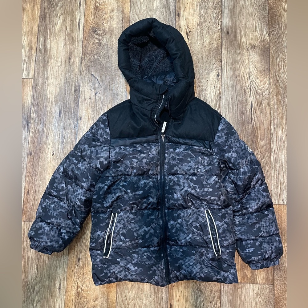ZeroXposure Black and Gray Camp Winter Coat 🧥